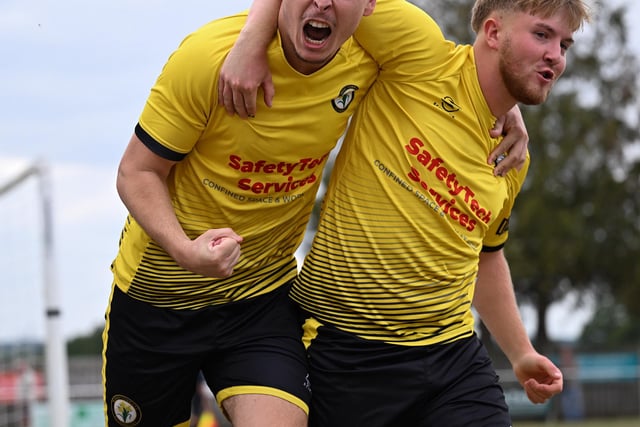 Daffs flower with comeback victories