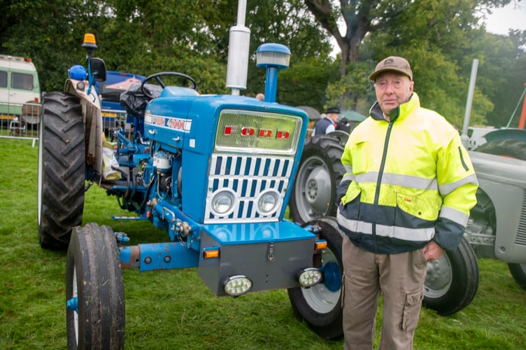 Les Compton of Ross with a Ford 4000 tractor