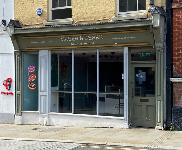 Closed down Bubbles tea shop fined £45k over illegal workers