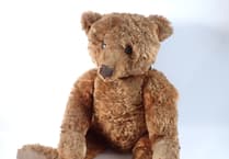 Discover rare jewels at Smiths auction