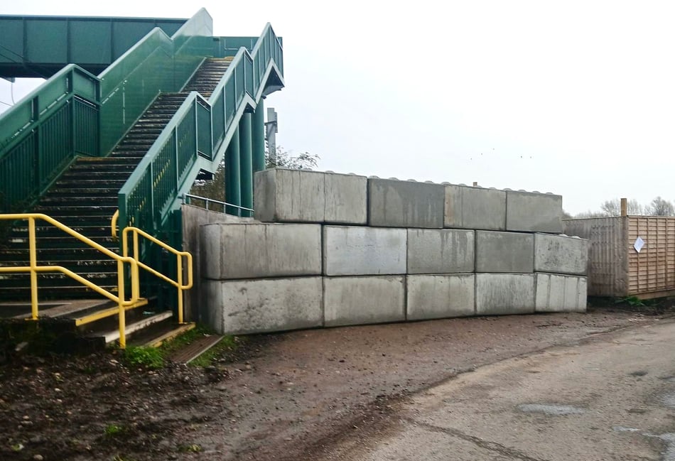 Entrances blocked as dumpers on Gwent Levels hit by injunction