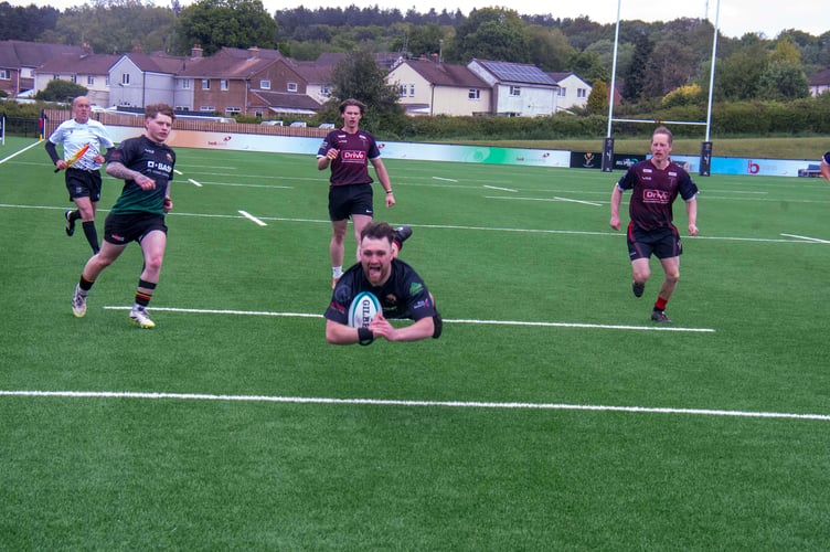 Jayden Hardy scores to bring the Bog Trotters within a point