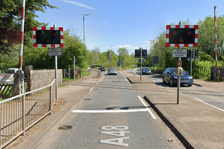Lydney rail crossing
