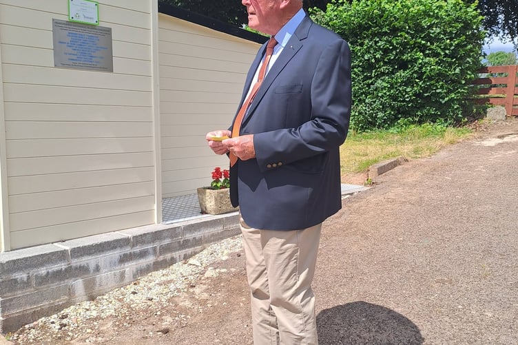 Andrew Barrow, the chairman of the Recreation Ground Trust, introduced the Mayor and gave some background about the pavilion.